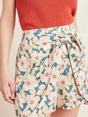 Anthropologie Georgine Floral Tie-Waist Skort with Cream Flowers